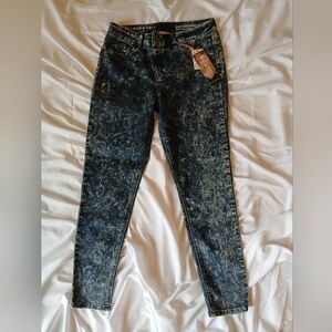 Laurie Felt brand new women's jeans